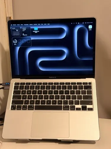 MACBOOK AIR M1