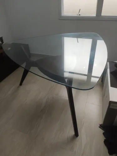 Mesa de sala triangular 