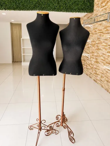 CONJUNTO COM 2 BUSTOS FEMININOS PARA VITRINE / COSTURA / EXPOSIÇÃO