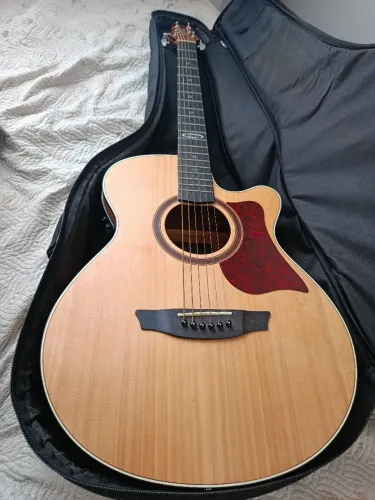 Violão estrinbeng modelo SA200CNS