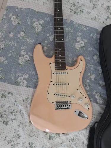 Guitarra Fender Americana Corona California(Corpo) + Braço(Luthier)
