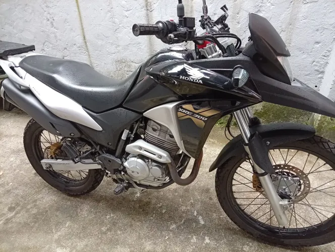 Moto zera baixo km)