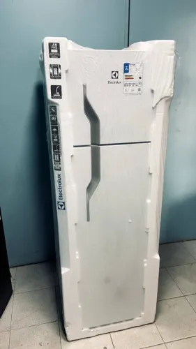 Geladeira Electrolux Cycle Defrost 260L Super Freezer Duplex Branca DC35A (Nova Lacrada)