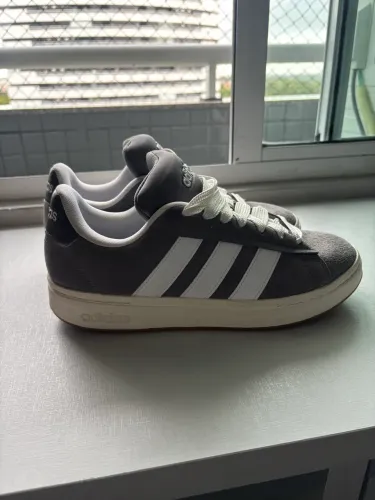 Tênis Adidas Casual Cinza com Solado de Borracha - Original (Tamanho 39)