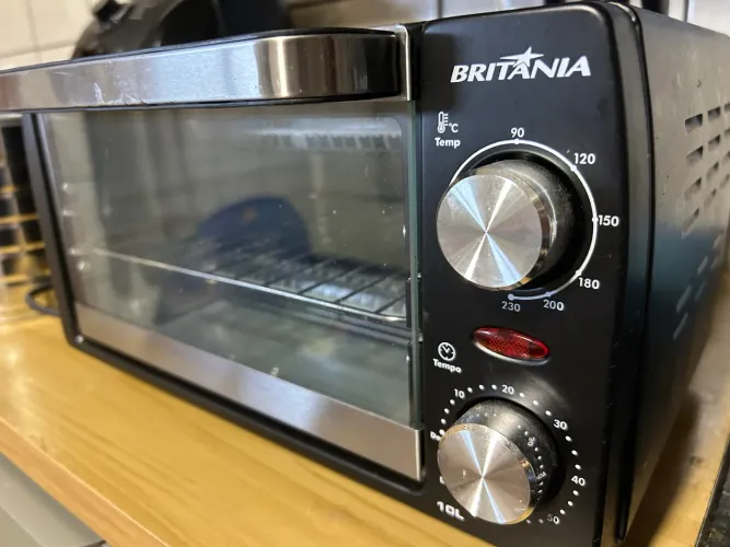 Forno elétrico Britania 10L