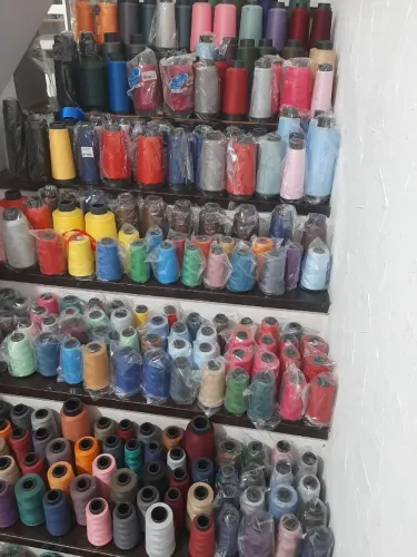 LOTE DE LINHAS FILOTEX PARA COSTURA INDUSTRIAL - +100 CONES
