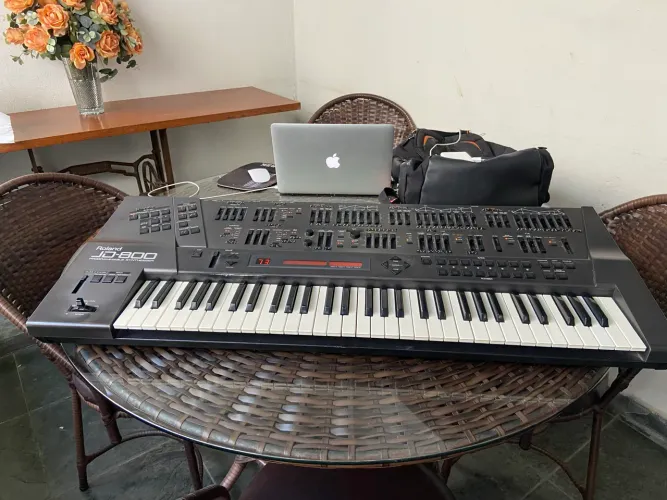 Sintetizador Roland JD-800 - Raro Clássico de 1991! Em Ótimo Estado!