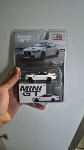 Miniatura m4 csl MINI GT importada dos EUA lacrado