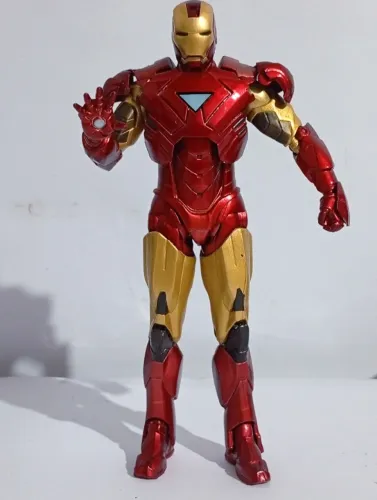 BONECO HOMEM DE FERRO MARVEL/HQ O MAIS PROCURADO 