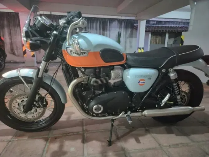 Triumph Bonneville T100 2022/2023 - Estado de Zero Quilômetro (Serie Gulf)