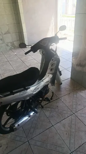 Moto   Kasinski wim para vender 