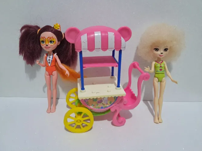 Lote 2 Bonecas + Carrinho de frutas Playset boneca Enchantimals