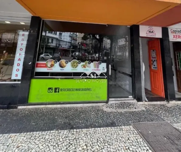 Loja- Petrópolis, Centro