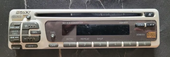 Radios, toca fitas e manuais antigos Pioneer, Sony, Alpine, Kenwood, etc...