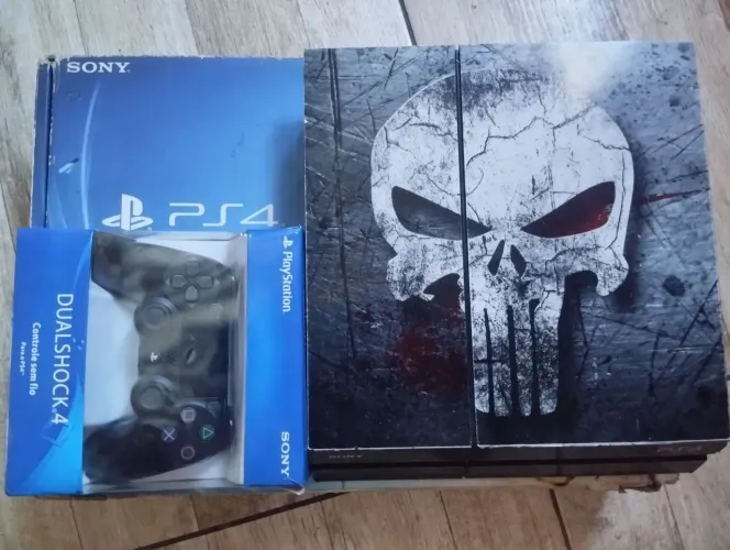 Playstation 4 personalizado com: 2 controles, diversos jogos e 1 Fone Profissional