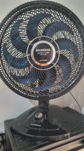 Ventilador grande semi novo