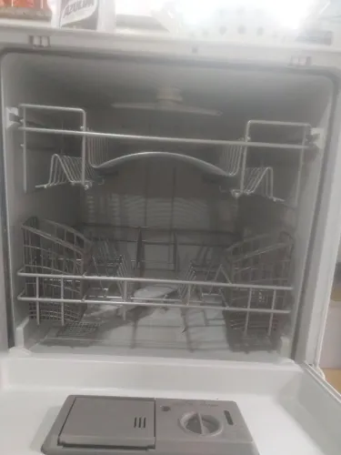 Vende-se uma máquina de lavar loucas 8 programa nova ,Brastemp [, *  ] 