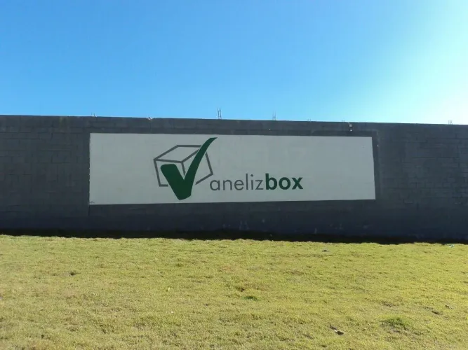 Precisa se de caseiro 