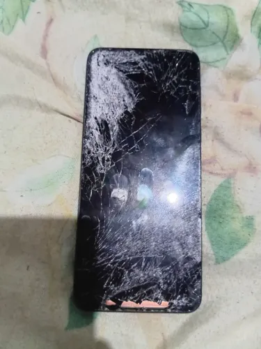 Celular quebrado pra retirada de peças ou ajeita