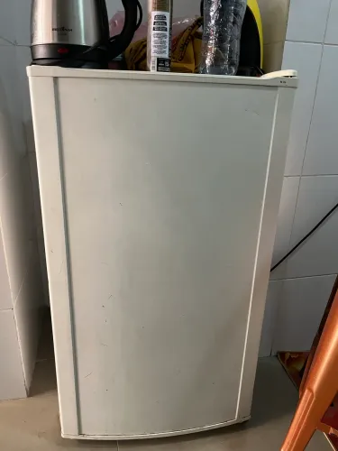 Frigobar Eletrolux branco usado
