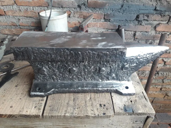 Bigorna Artesanal ± 70kg