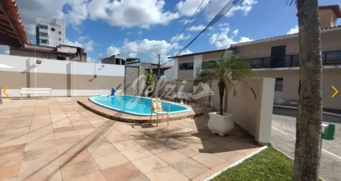Centro: Casa em condomínio fechado: 2/4, 2 w.c. sociais