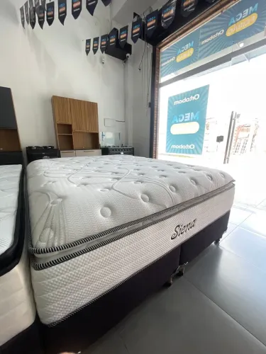 Cama Queen size de luxo com pillow