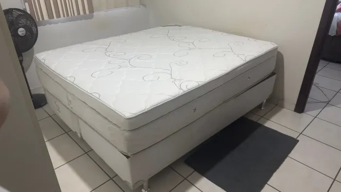 Cama Box Queen Ortobom Freedom Molas Ensacadas + Base Corino Branco