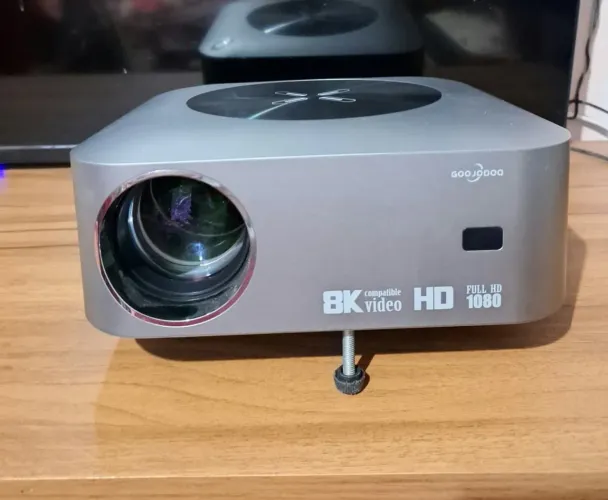 Projetor Full HD R$ 750,00