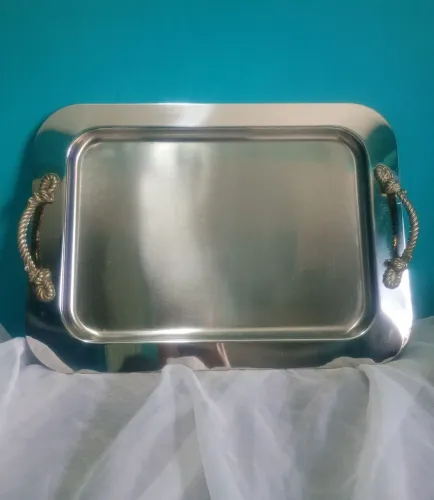 Antiga e linda bandeja em aço com alças em forma de corda <br>