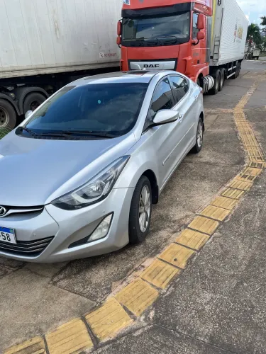 Hyundai Elantra GLS 2.0 16V Flex Aut. 2015