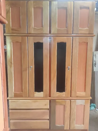 Vende ser guarda roupa 