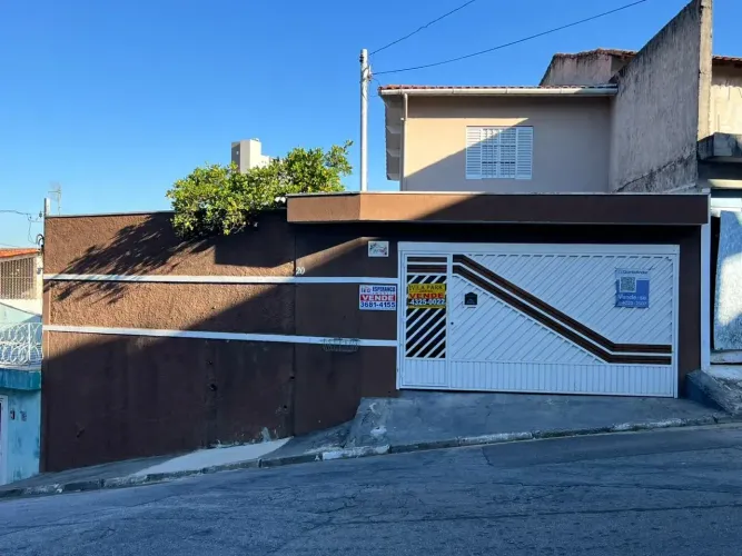 Imóvel para venda possui 160 metros quadrados com 5 quartos em Vila Yolanda - Osasco - SP