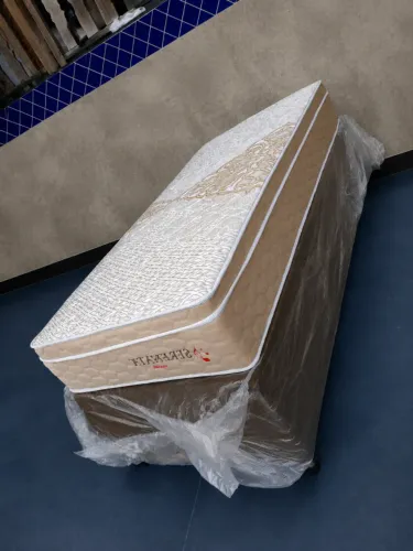 Cama box com Colchão Viuva solteirão Molas ensacadas, novo Aceito cartão e entrego!