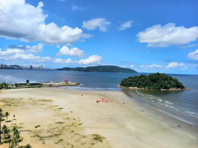 Apartamento Pé na Areia 3 Dormitórios | Mobiliado | 2 Vagas | Vista Incrível!