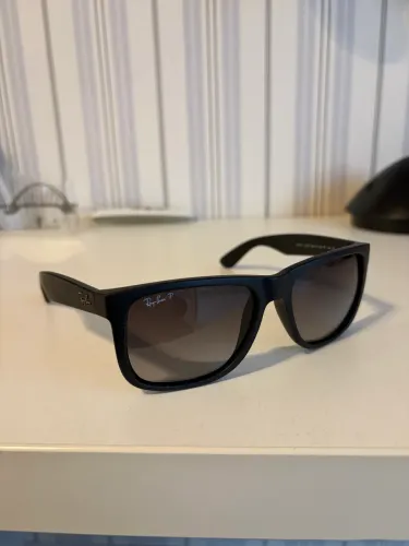 Óculos de sol Ray-Ban (modelo: Justin Classic-preto)