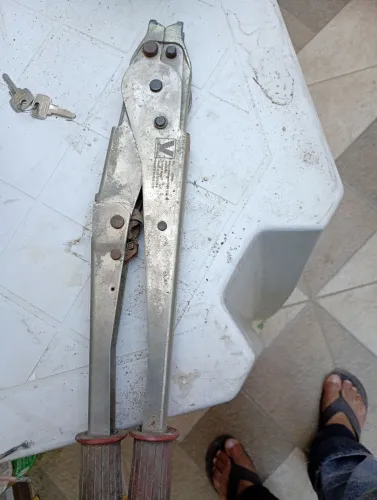 Vende se alicate de juntas lok valor 1.500 reais fone ZAP *