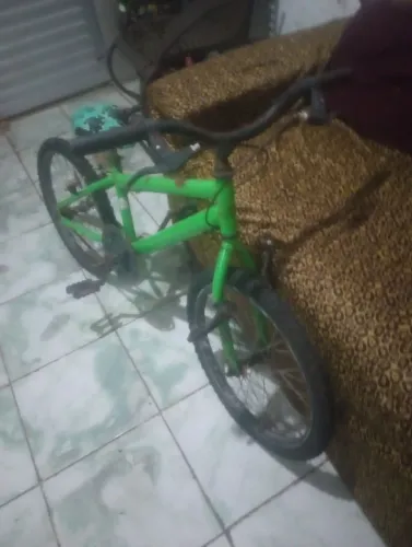 Bicicleta aro 24 ok só que o guidão não tá indo na direção do pneu