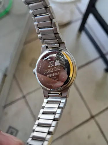 Relógio magnum 