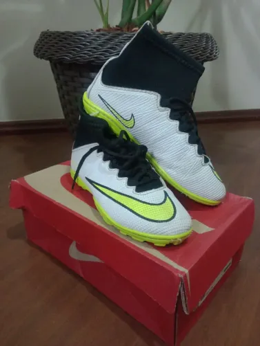 Chuteira Society Nike Mercurial 36