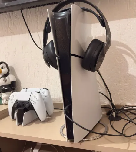 PlayStation 5 + 2 Controles + Pulse 3D + Base de carregamento