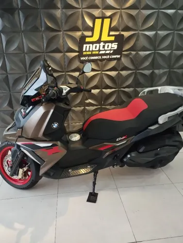 BMW C400 X PLUS ANO 2025 COM 2.100 APENAS