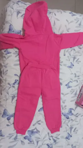 Conjunto moletom rosa estiloso vestido 2 há 3 anos confortavelmente lindo e pouco usado