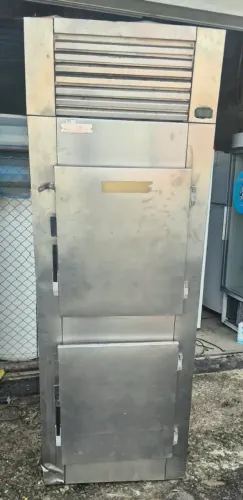 Freezer para congelamento inox 600L funcionando 
