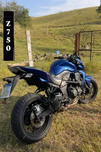 KAWASAKI Z750 AZUL