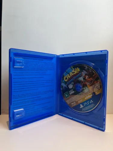 Jogo CRASH BANDICOOT N SANE TRILOGY. ( inclui 3 jogos ). ?mídia física e usado(ps4)