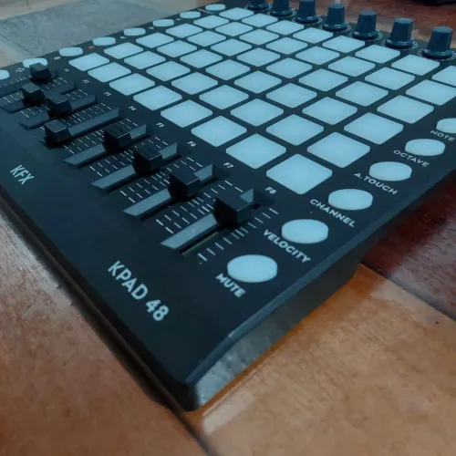 KFX KPAD 48 controlador midi