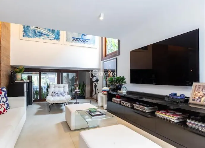 Casa de Condomínio para venda em Jardim Everest com 660 m², 3 dormitórios e 3 vagas