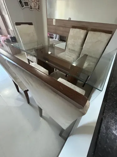 Mesa de Jantar Retangular, tampo de vidro, 150 x 80cm, com 06 cadeiras, usado, bom estado.