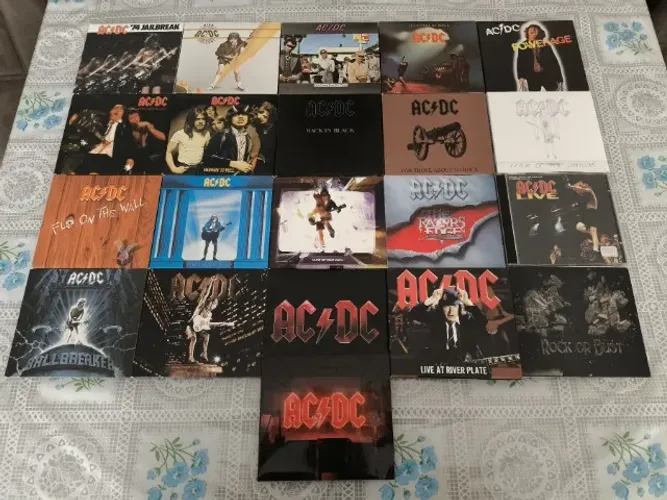 Discografia AC/DC - 23 CDs, Duplos, Simples, Nacionais e Importados